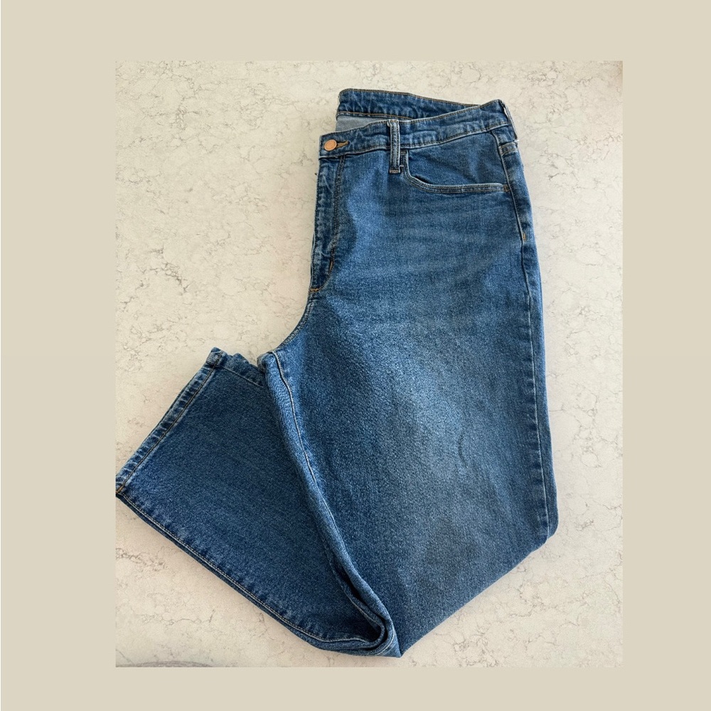 Universal Thread Blue Straight Leg Jeans